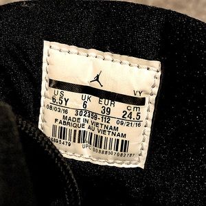 Jordan OG 09 youth boys barely worn.